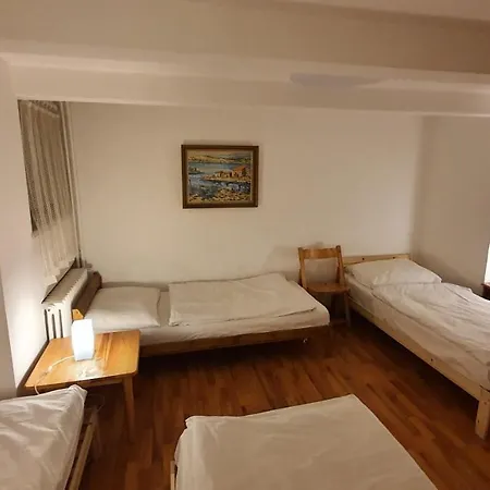 M1 Hostel *
