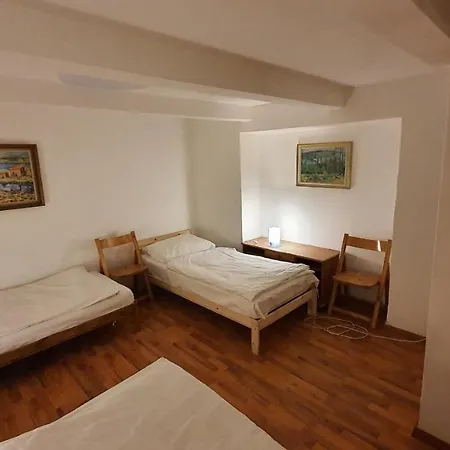 Hostel M1 *