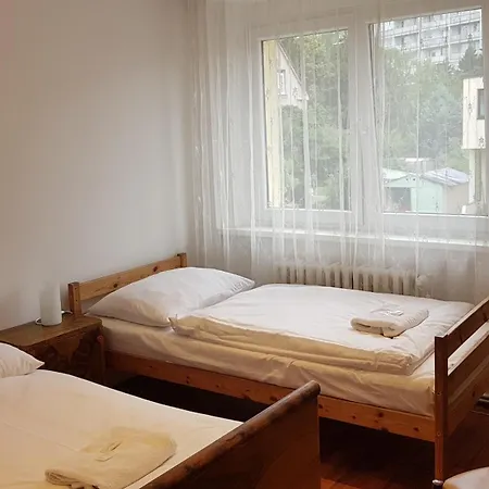Hostel M1 *