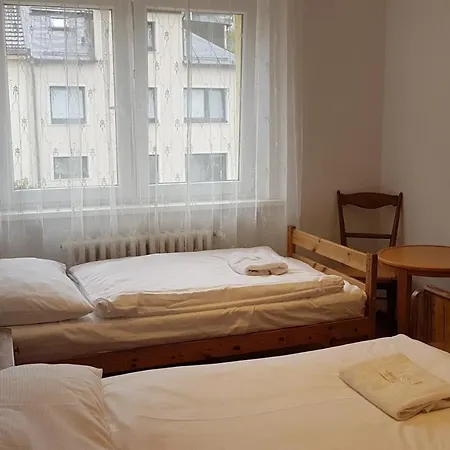 M1 * Prag